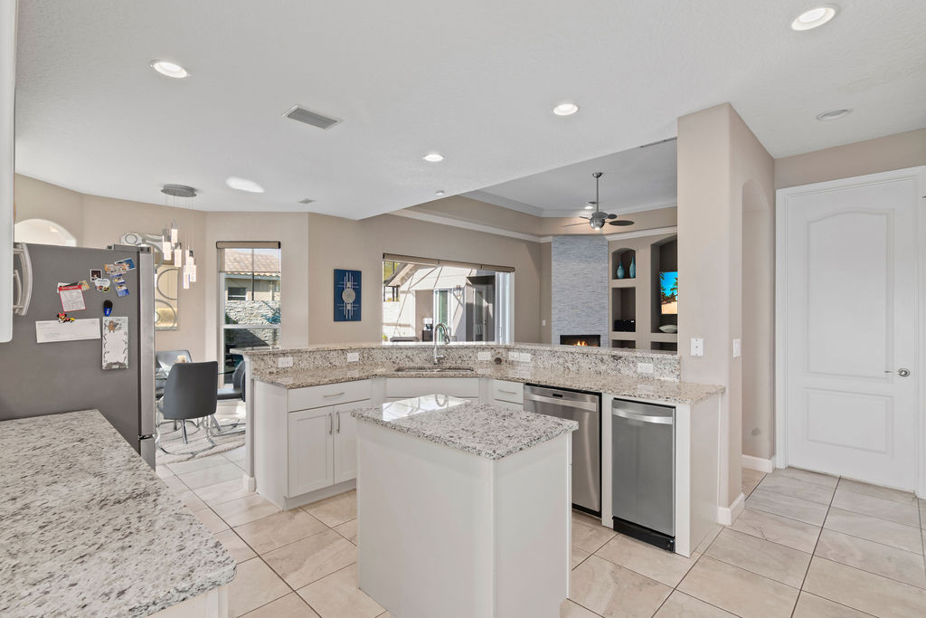 _Framedlistings_2019-141 _Framedlistings_2019-141
